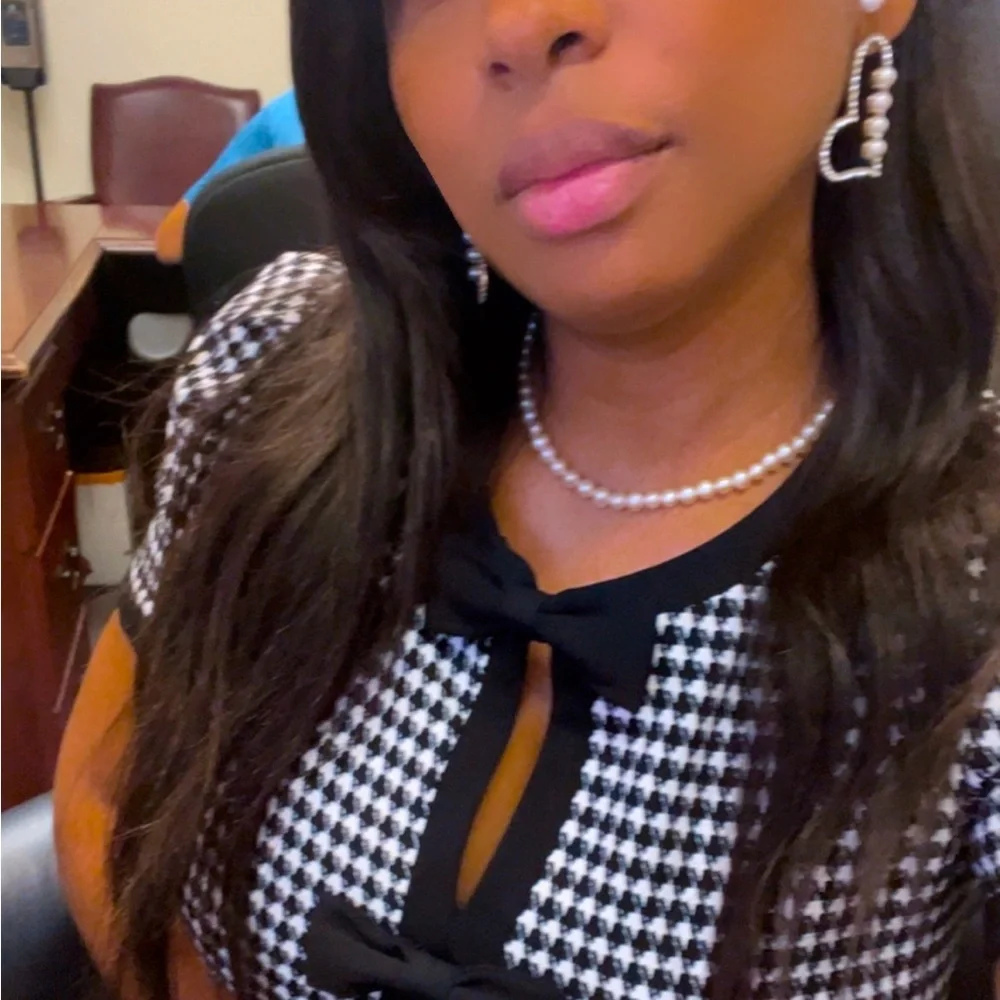 Hearted pearls earrings